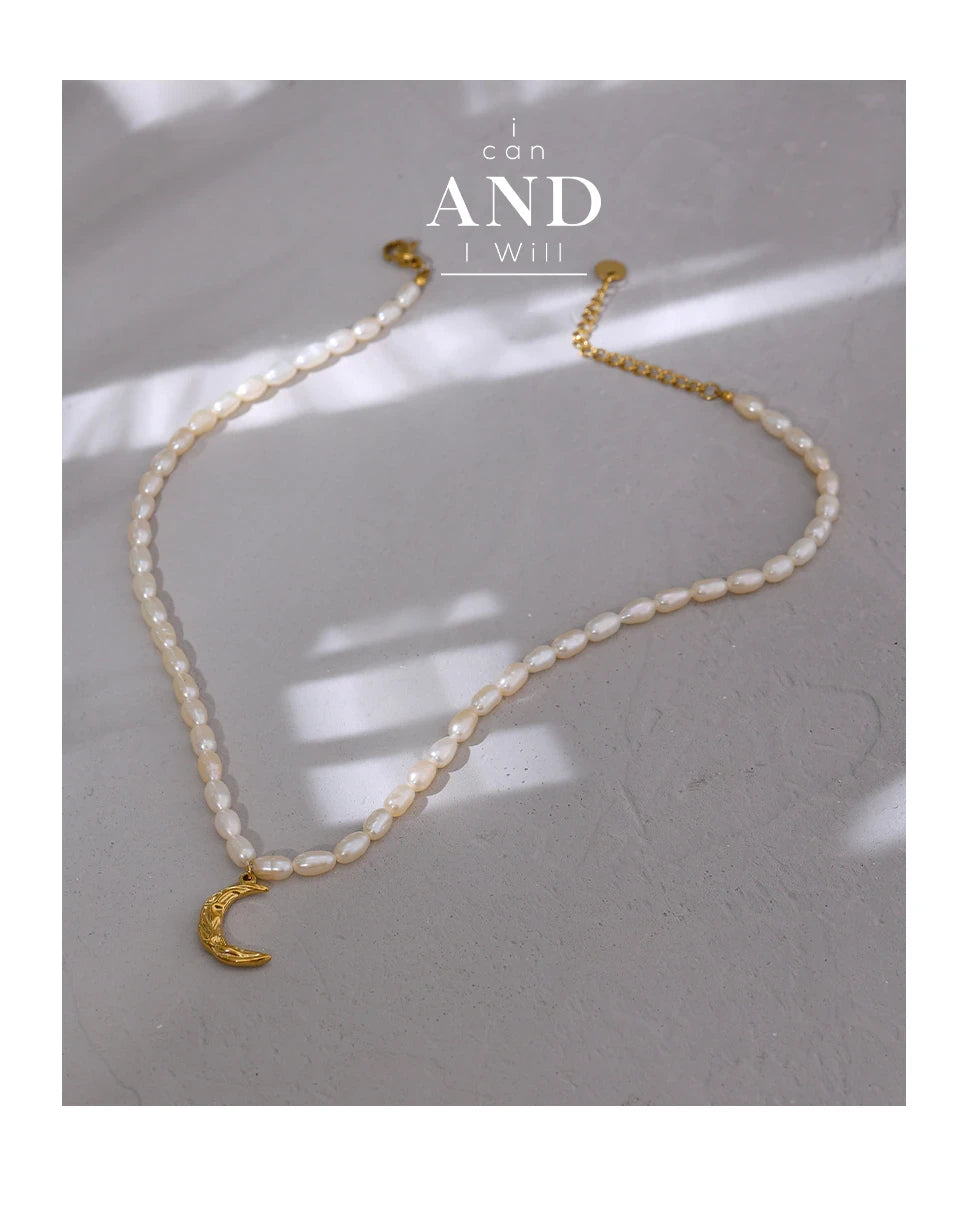 Collier Lune Dorée en acier inoxydable