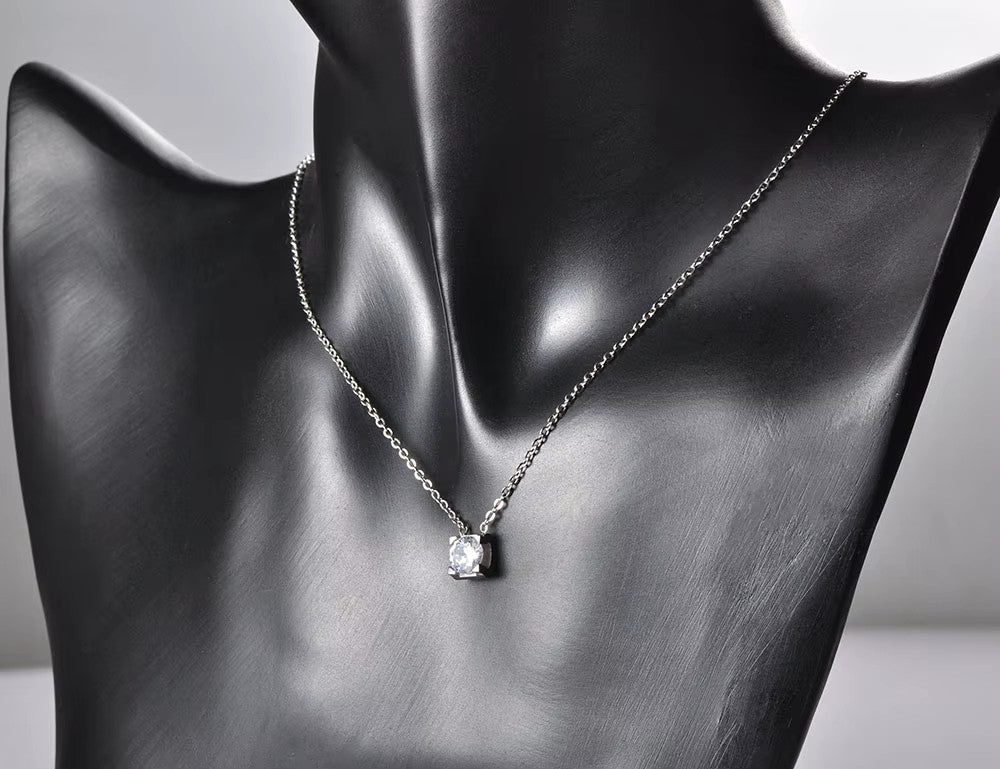 Pendentif femme Brillante