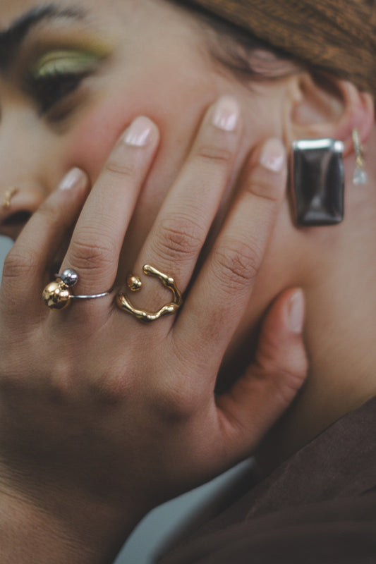 Bague dorée Insolite