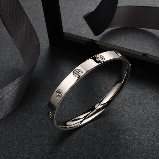 Bracelet Amour  avec zirconium pour femme