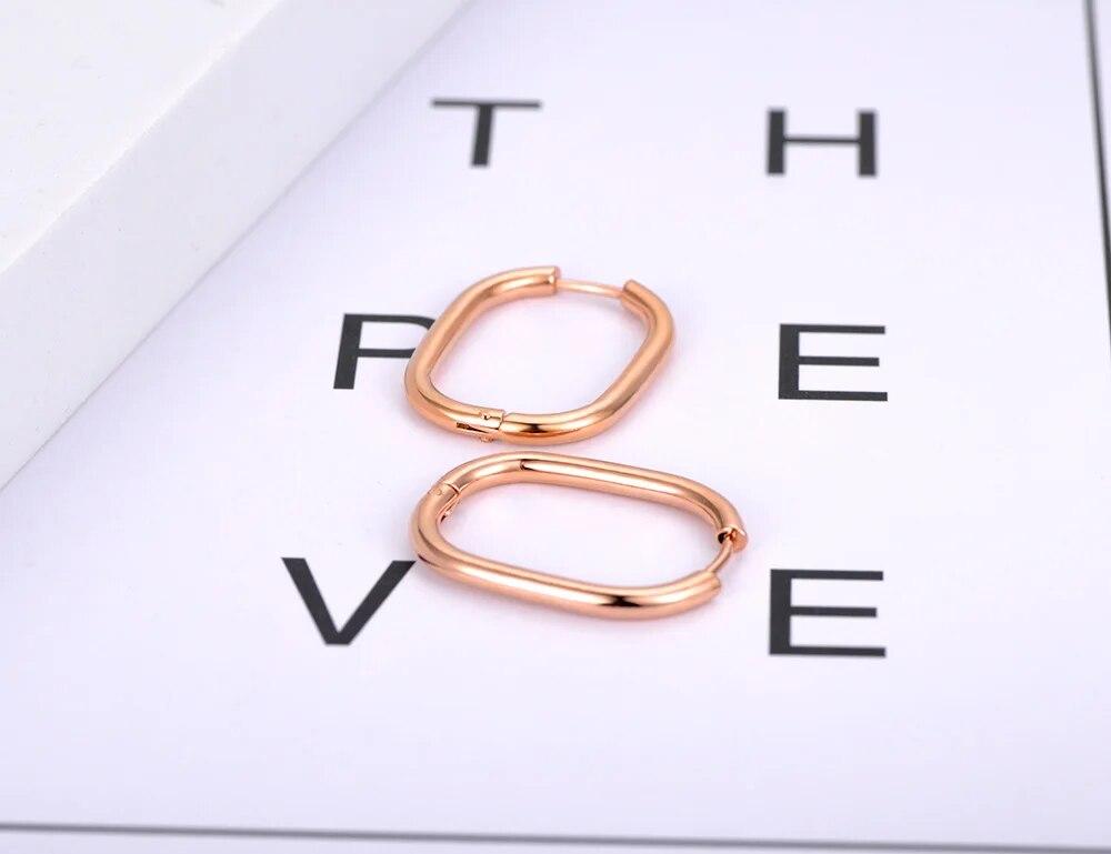 Boucles d’oreilles ovales en acier inoxydable