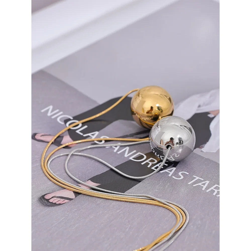 Collier Boule — en acier inoxydable doré