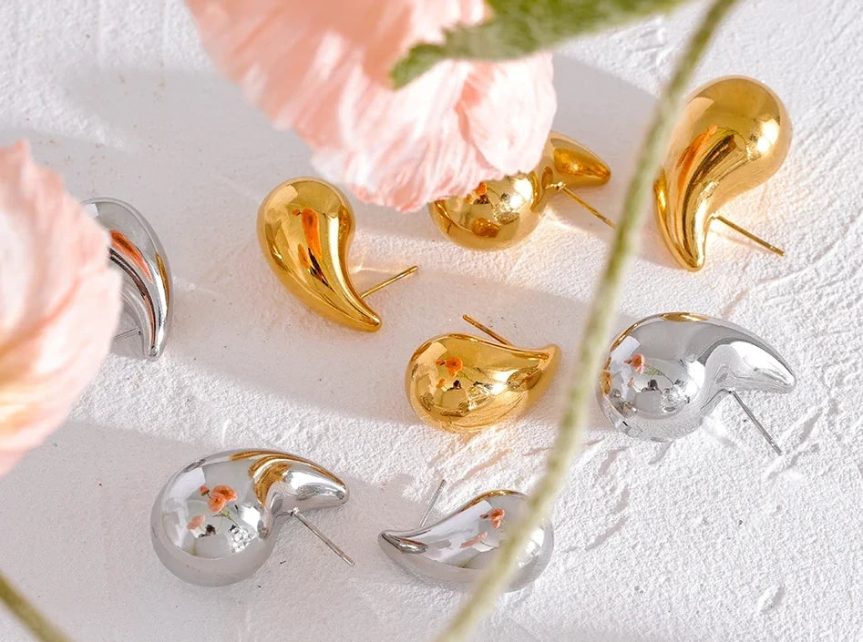 Boucles d’oreilles Goutte sculpturale en acier inoxydable doré