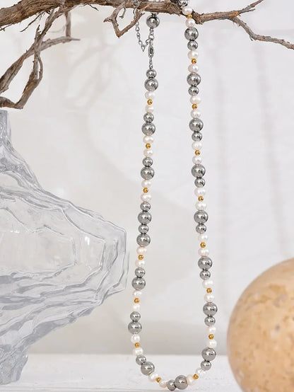 Collier Mystère des Abysses en perles naturelles