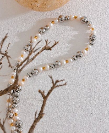 Collier Mystère des Abysses en perles naturelles