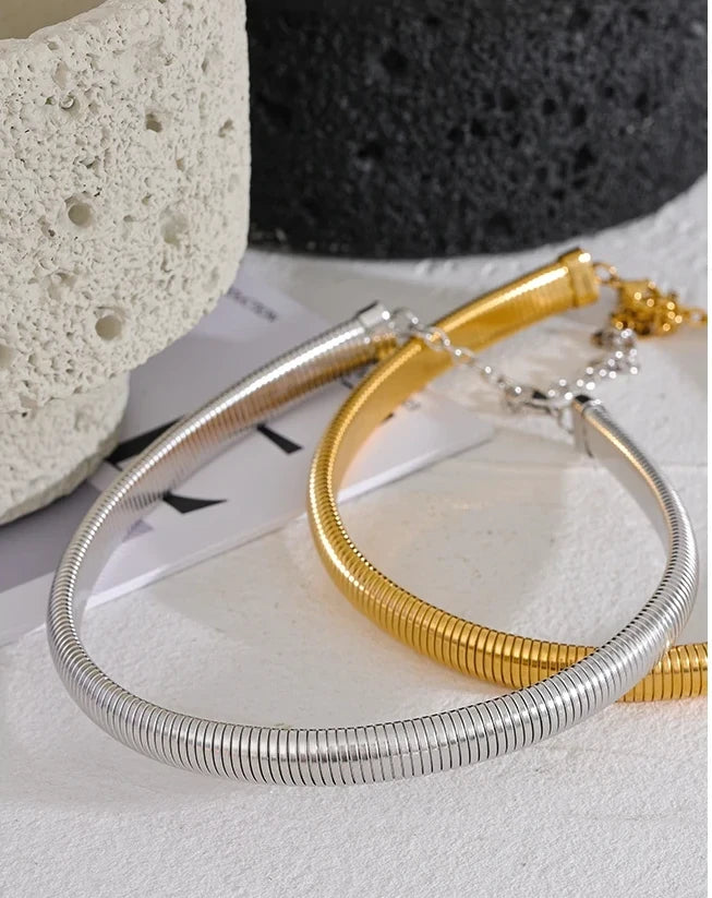 Collier ras du cou en acier Alicante