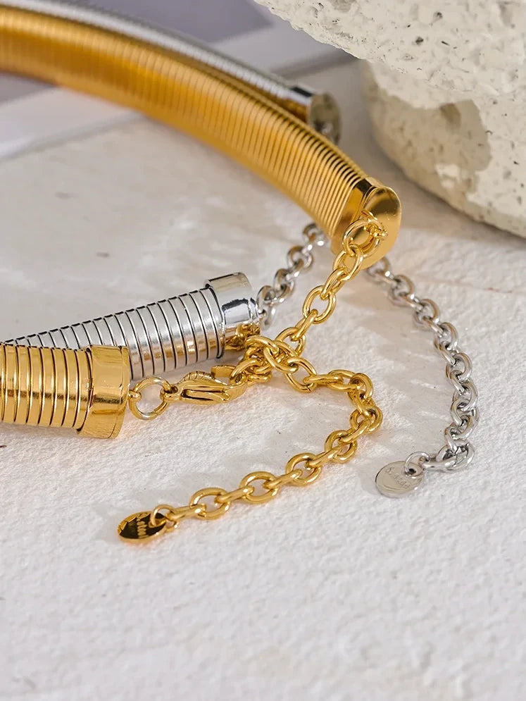 Collier ras du cou en acier Alicante