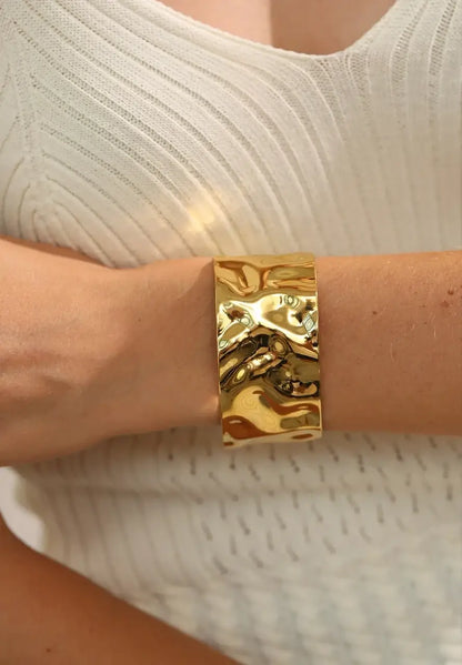 Bracelet manchette Illusion en acier inoxydable doré