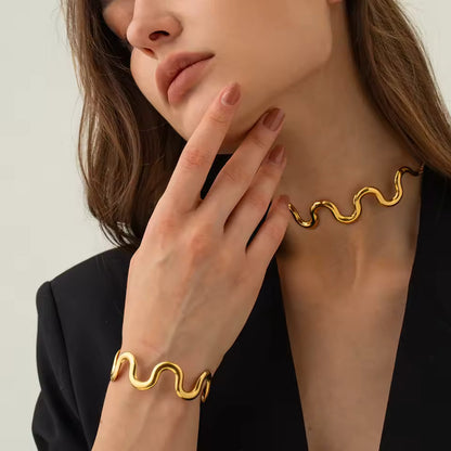 Bracelet Vague doré en acier inoxydable