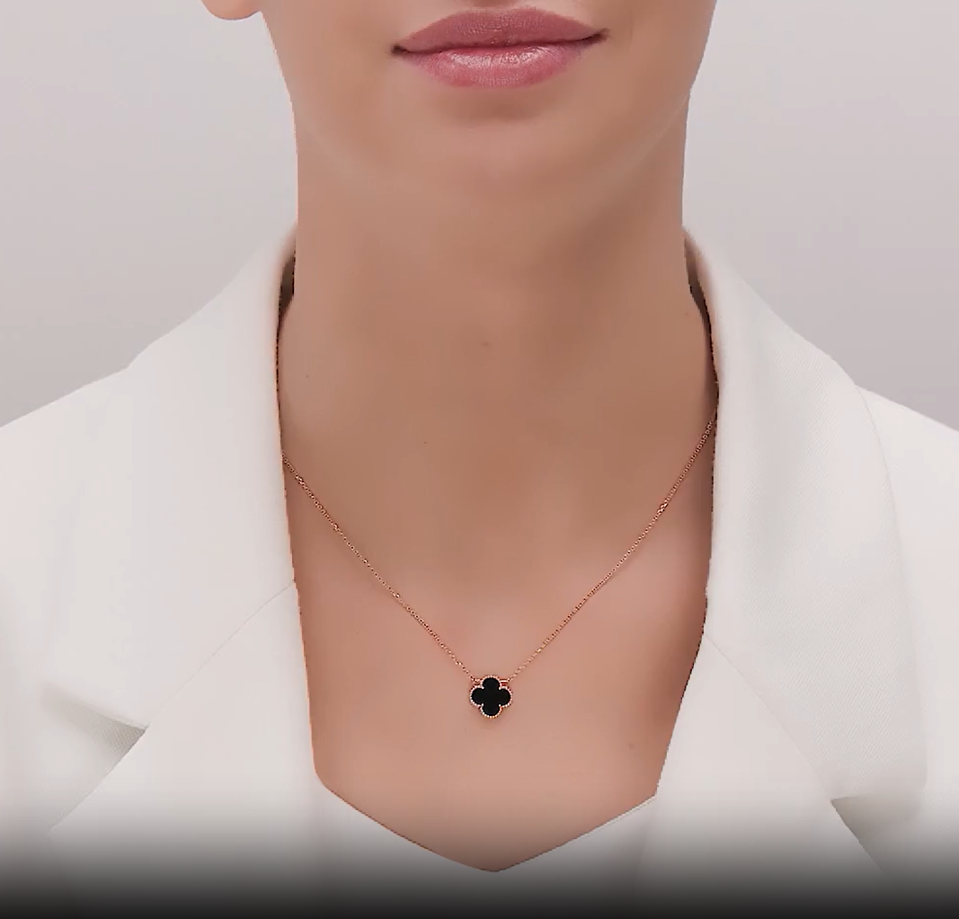 Collier trèfle noir plaqué or