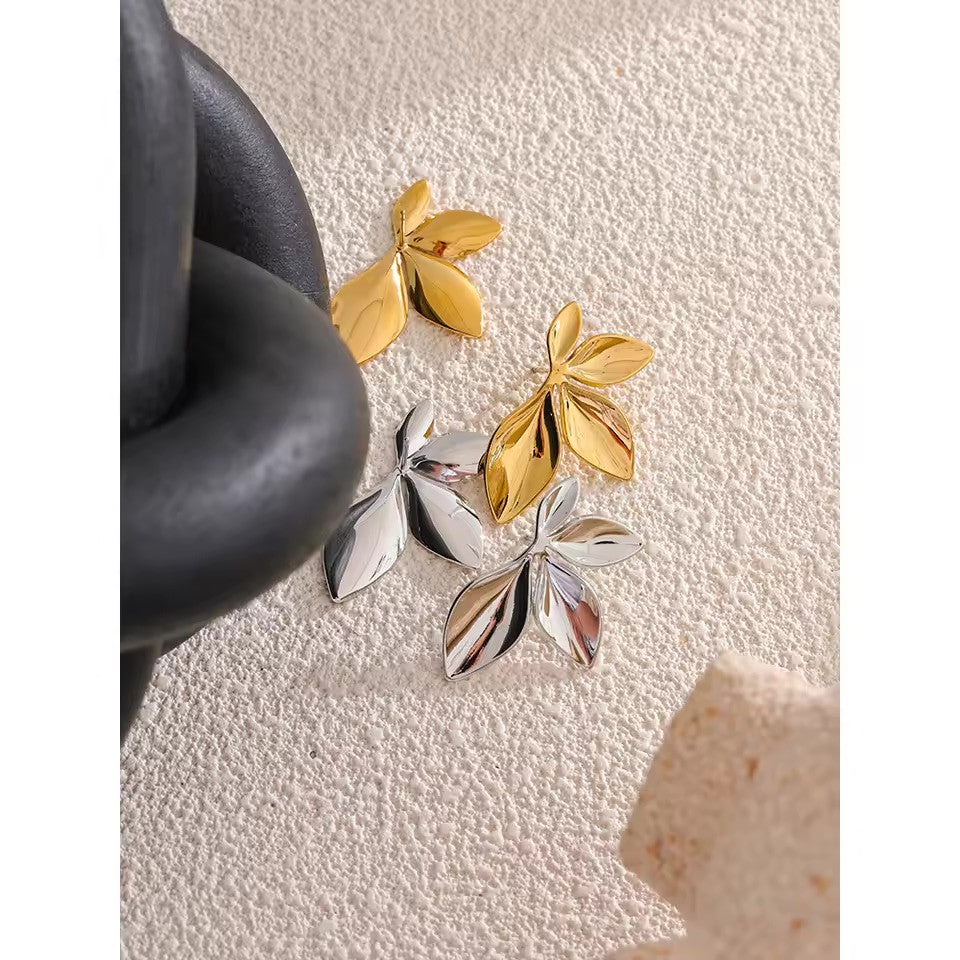Boucles d’oreilles fleur Elsa dorées en acier inoxydable
