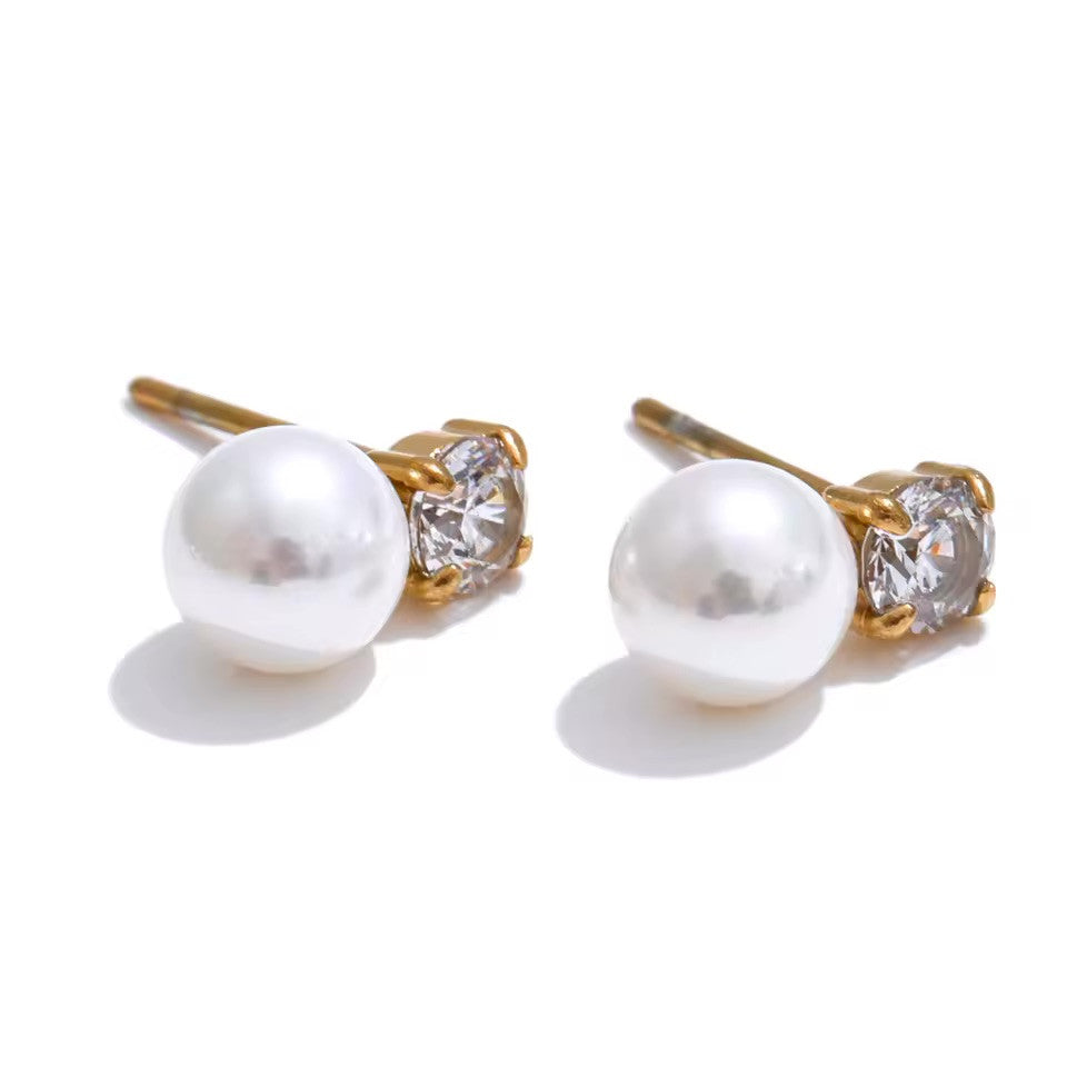 Boucles d’oreilles puces avec perle et zircons en acier inoxydable
