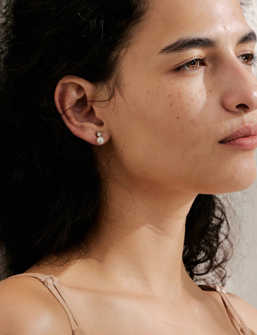 Boucles d’oreilles puces avec perle et zircons en acier inoxydable