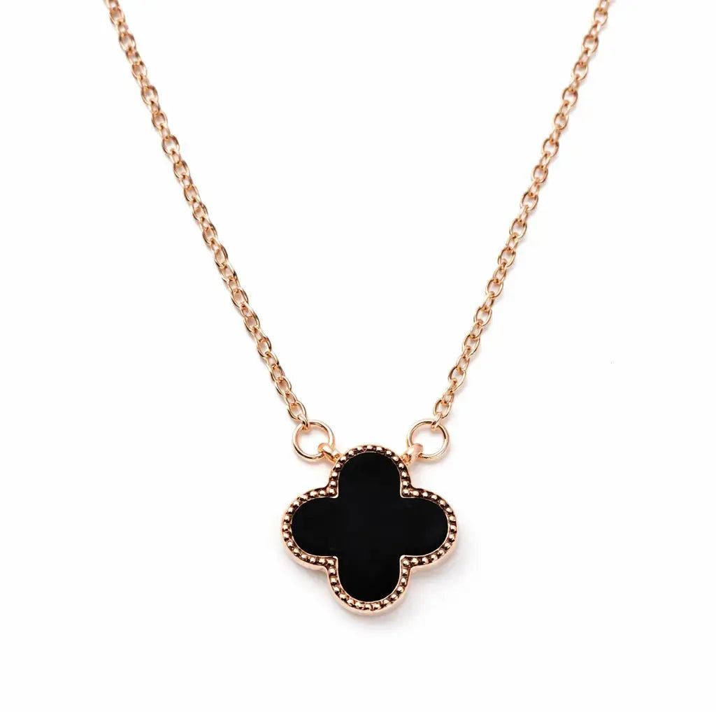 Collier trèfle noir plaqué or