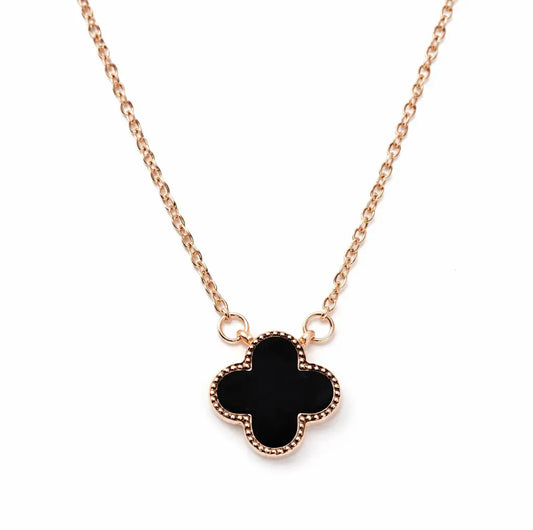 Collier trèfle noir plaqué or