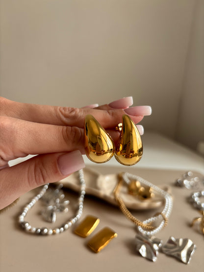 Boucles d’oreilles Goutte sculpturale en acier inoxydable doré