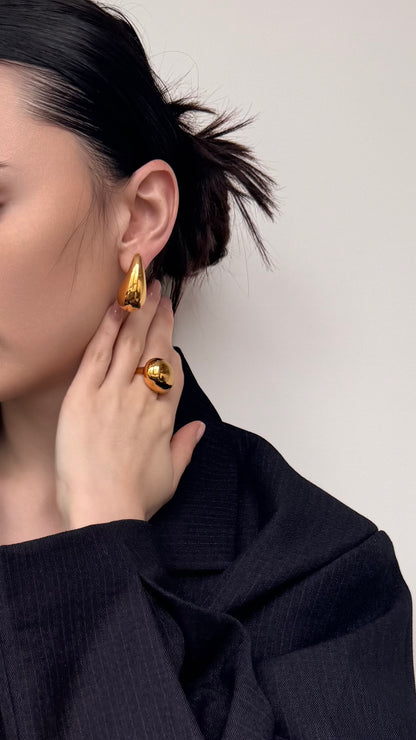 Boucles d’oreilles Goutte sculpturale en acier inoxydable doré