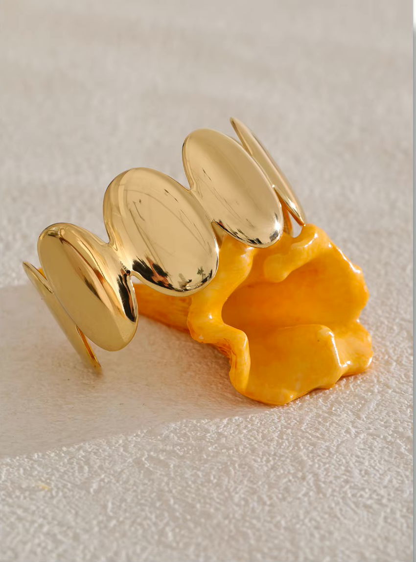 Bracelet manchette Aura en acier inoxydable doré